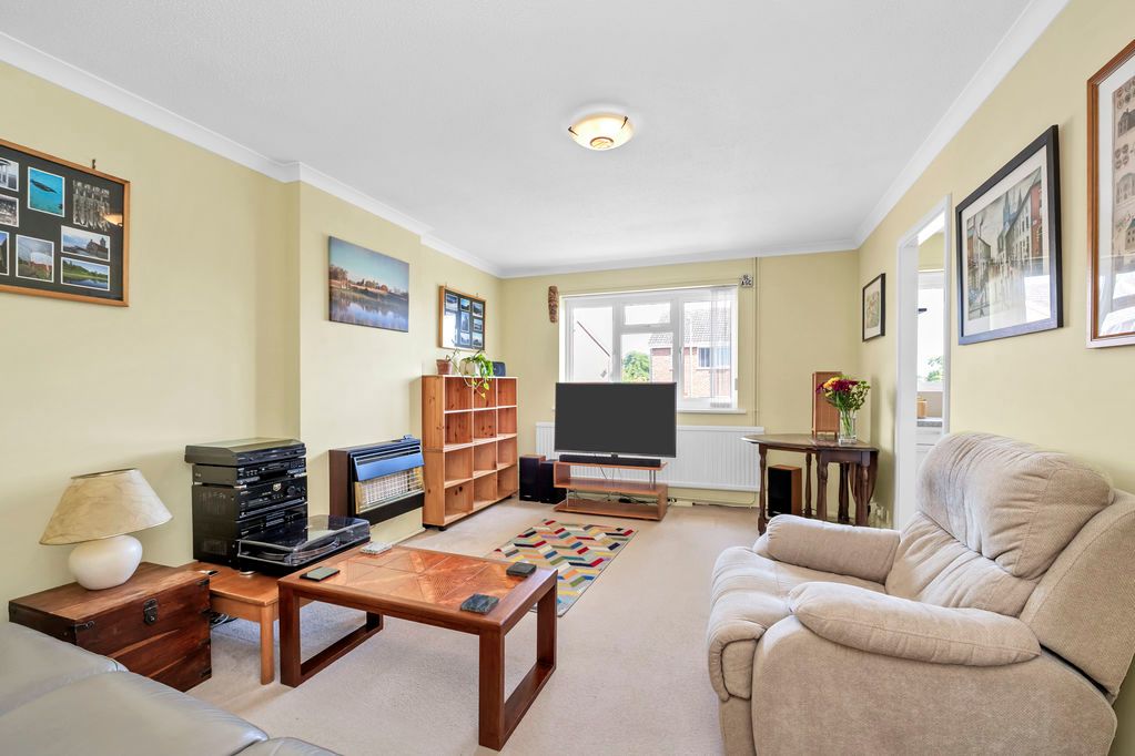 Property photo 2 of 16 Sitting Room