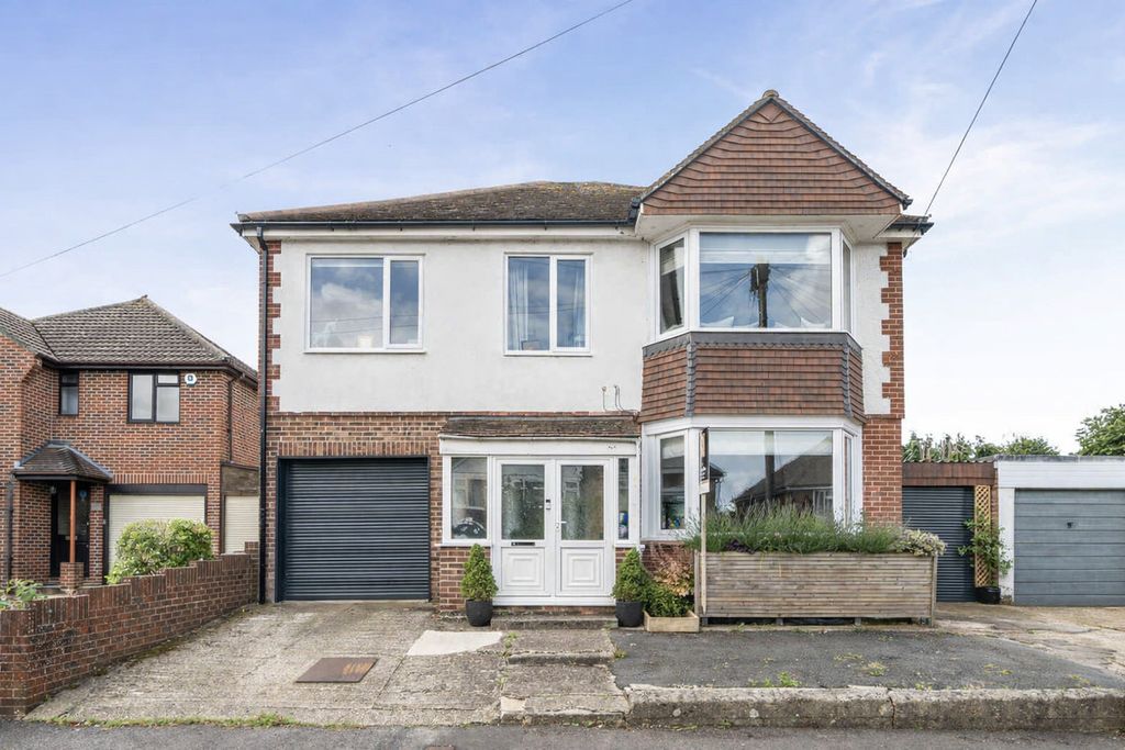 Property photo 1 of 18