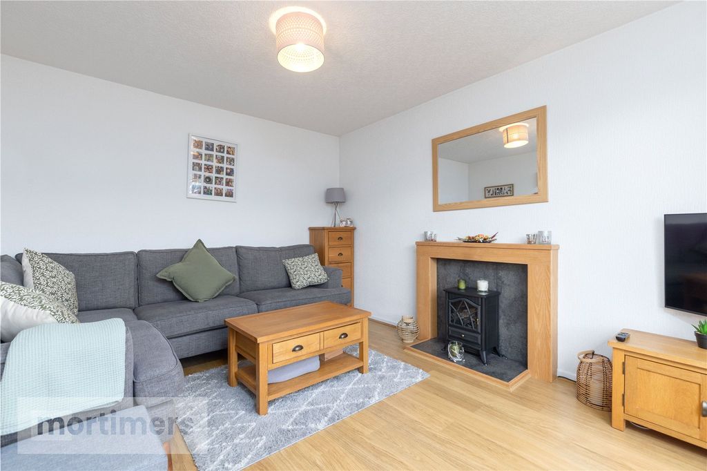 Property photo 2 of 24 Living Room