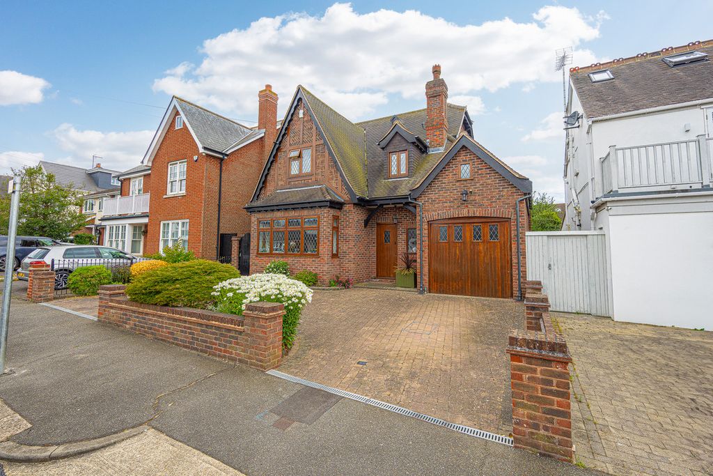 Property photo 2 of 45