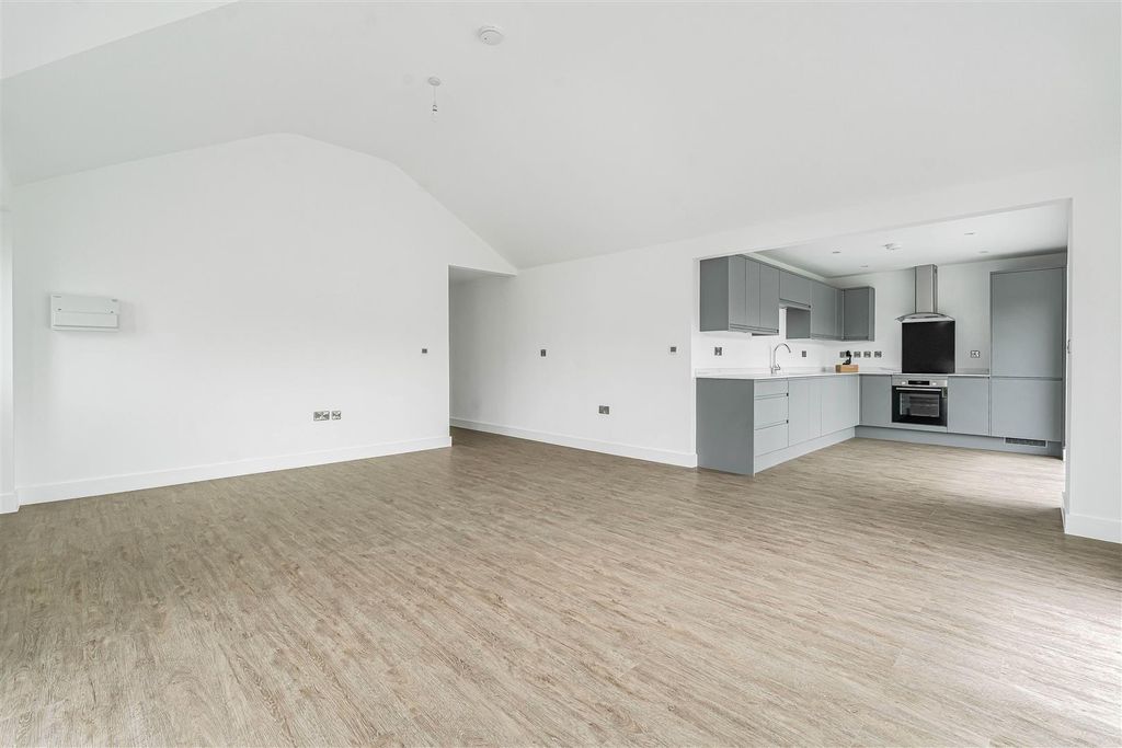 Property photo 2 of 16 7_56392-1.Jpg