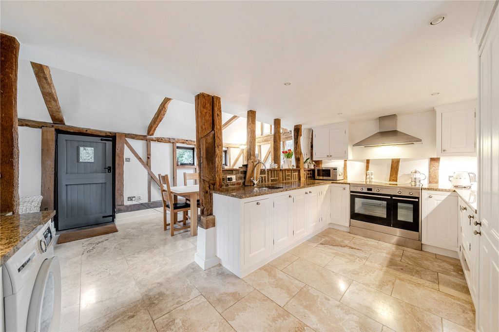 Property photo 2 of 9 Kitchen