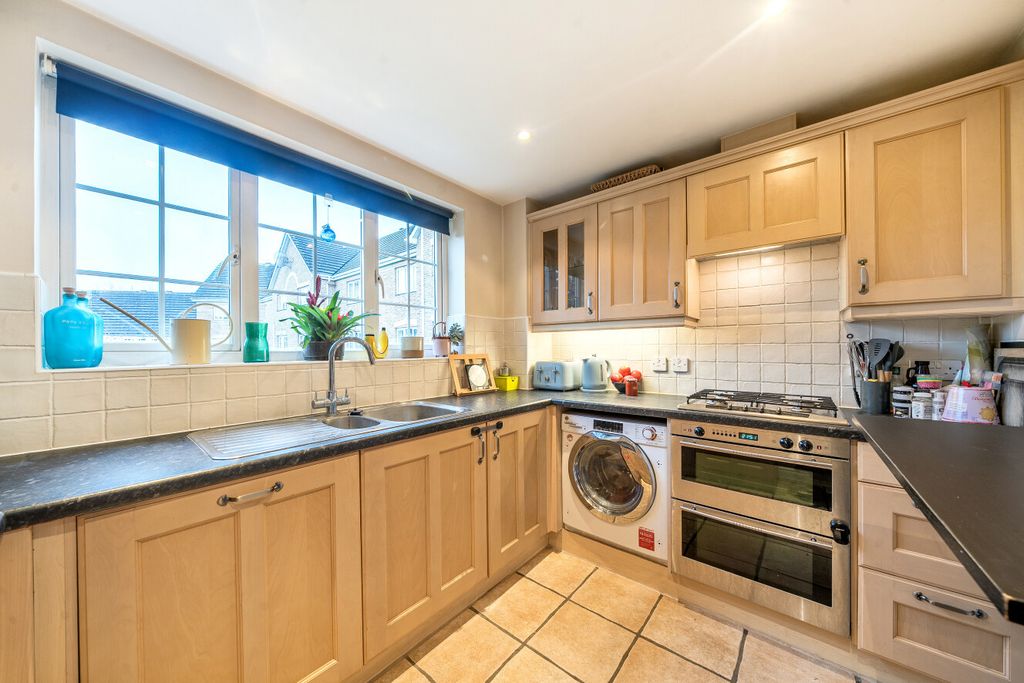 Property photo 3 of 10 1402520-16-69722F...