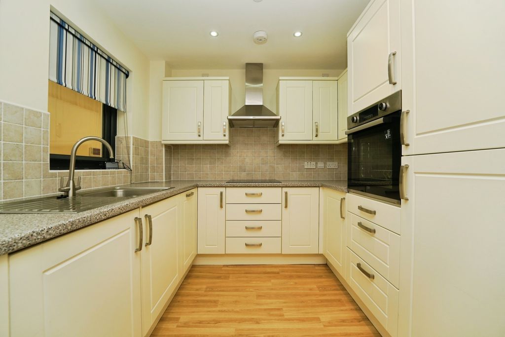 Property photo 2 of 12