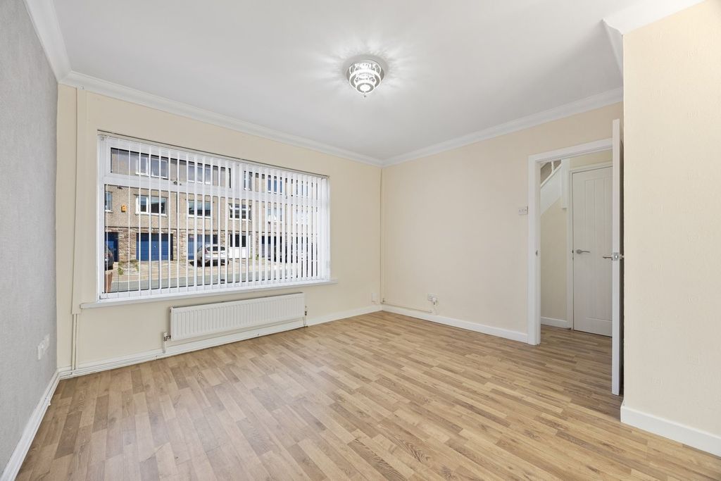 Property photo 3 of 25