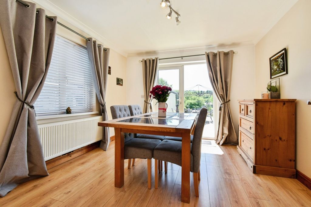 Property photo 3 of 23 Photo