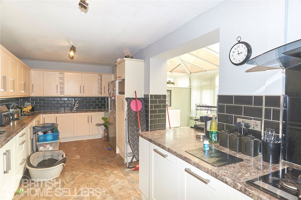 Property photo 3 of 17 Picture No. 11