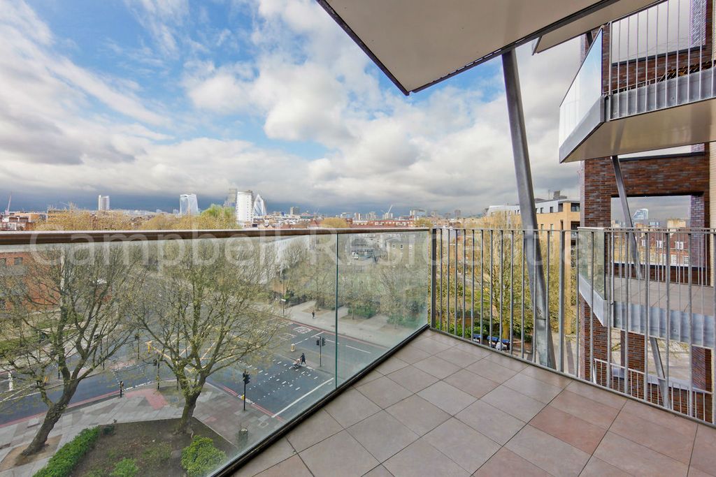 Property photo 2 of 9