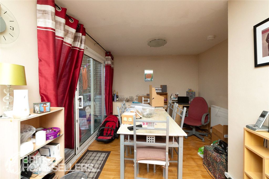 Property photo 3 of 17 Picture No. 18