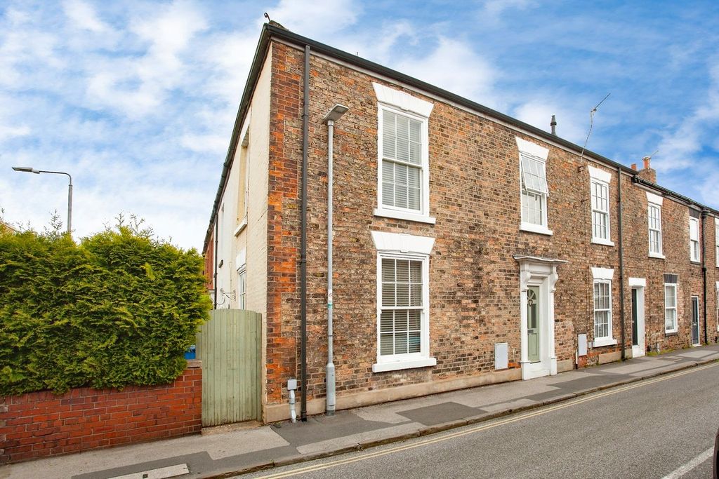 Property photo 1 of 19