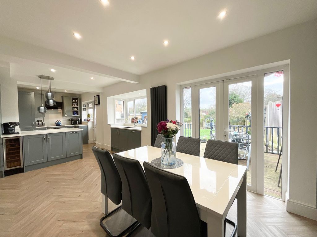 Property photo 2 of 27