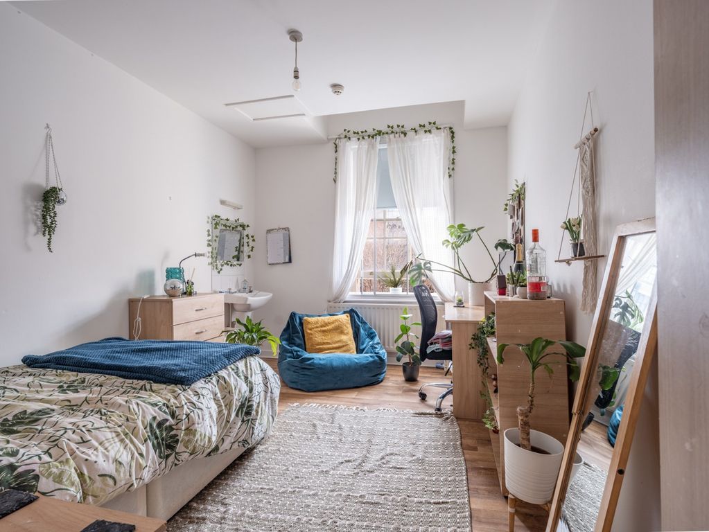 Property photo 2 of 8 3708282