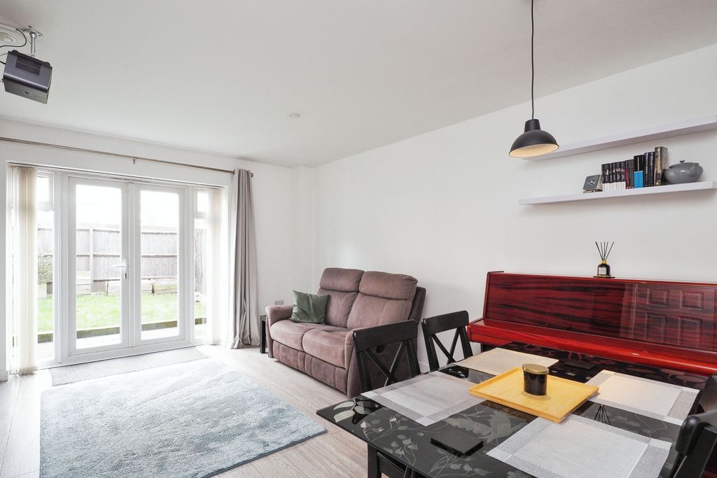 Property photo 3 of 17 Photography