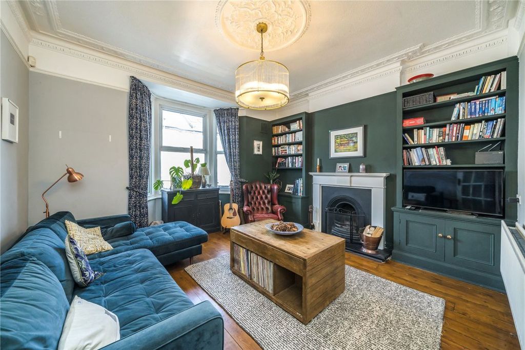 Property photo 3 of 10