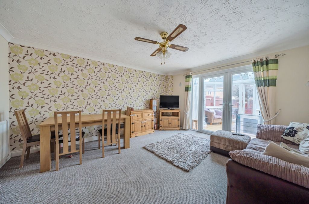 Property photo 2 of 12 Img_3031