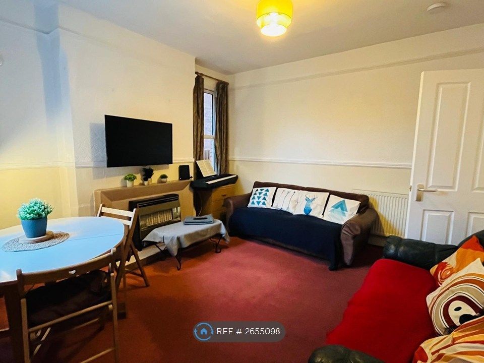 Property photo 3 of 8 Living Room