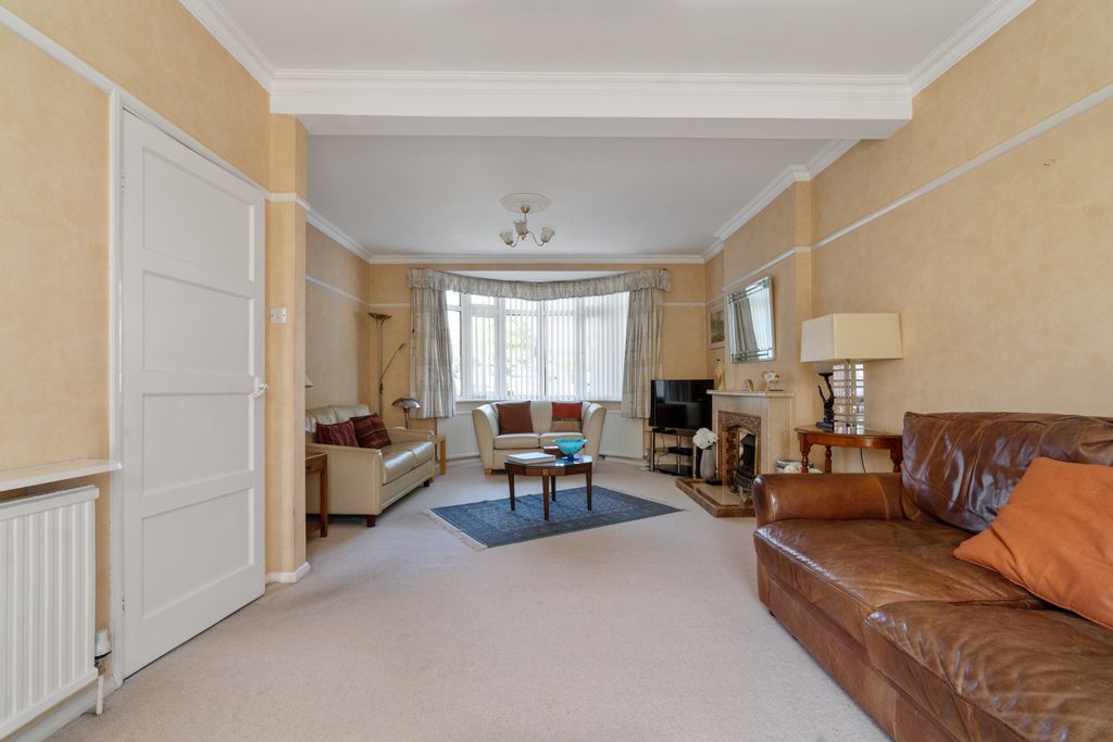 Property photo 2 of 9