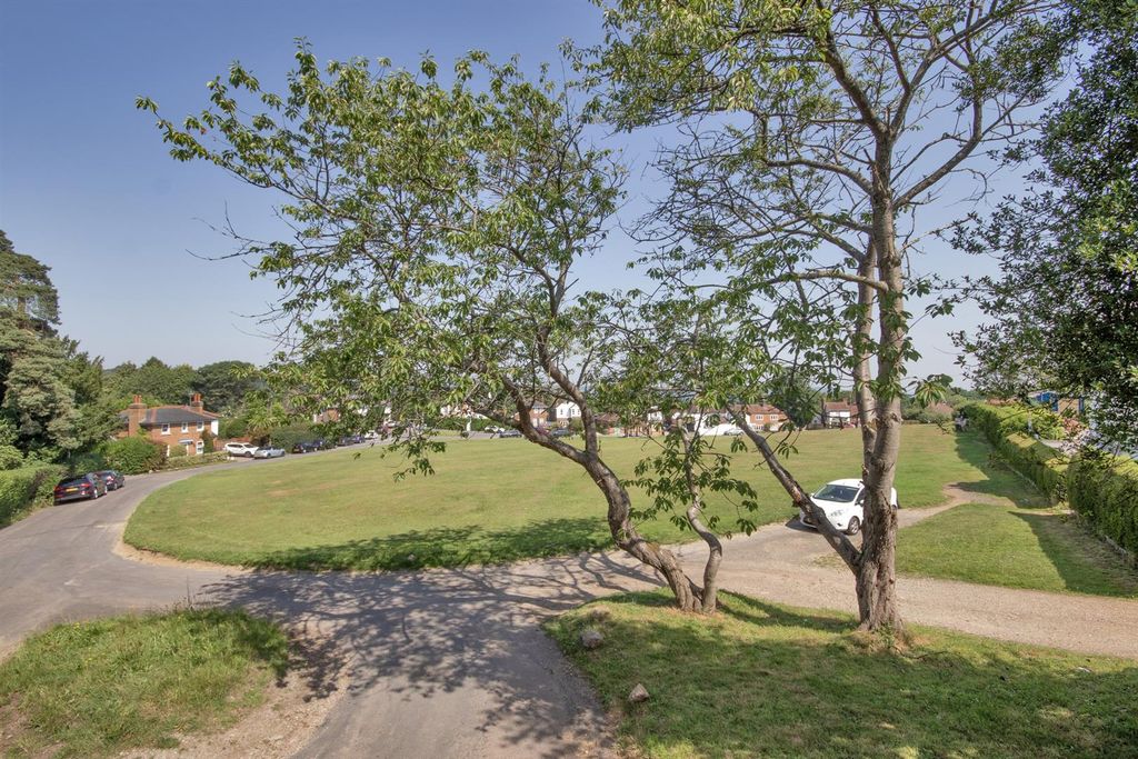 Property photo 2 of 15 64290_005.Jpg