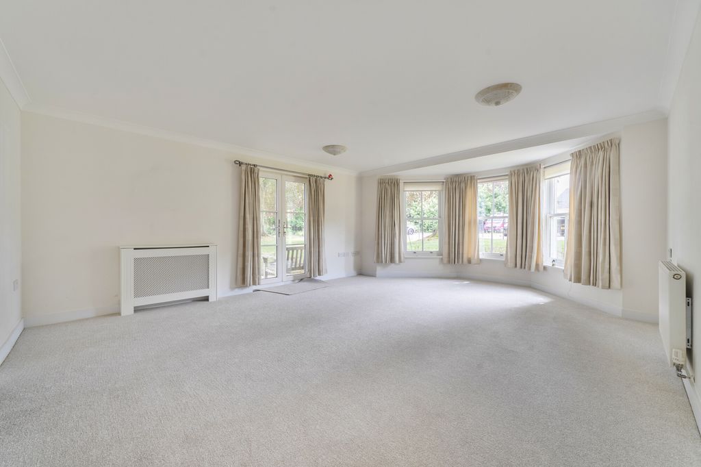 Property photo 3 of 8