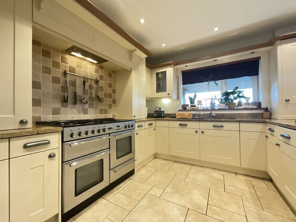 Property photo 2 of 33 3301525