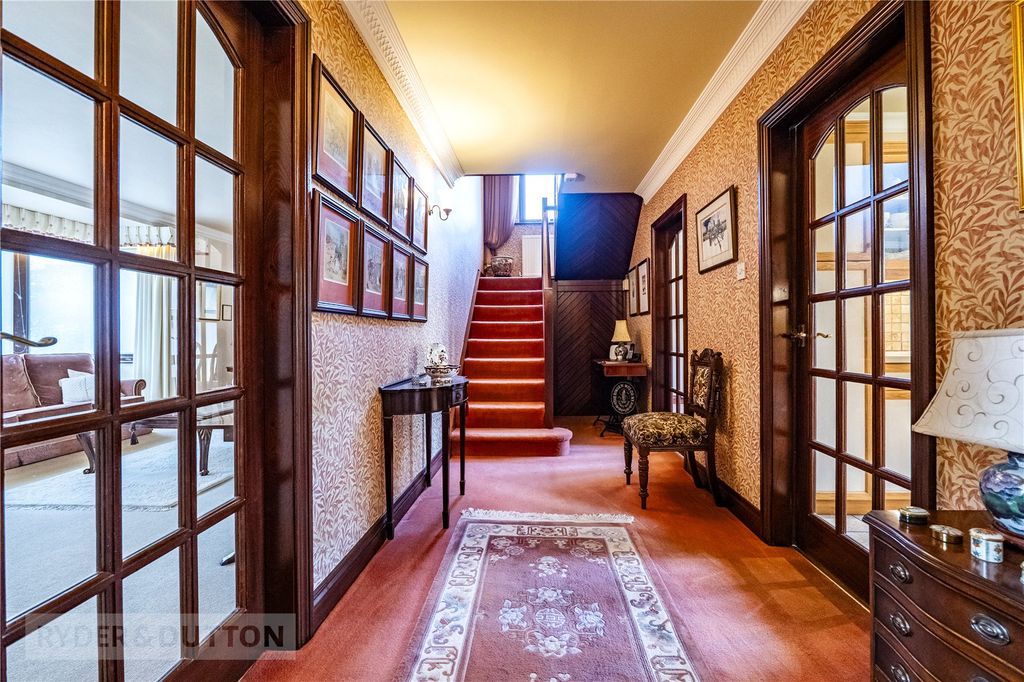 Property photo 2 of 28 Entrance Hallway