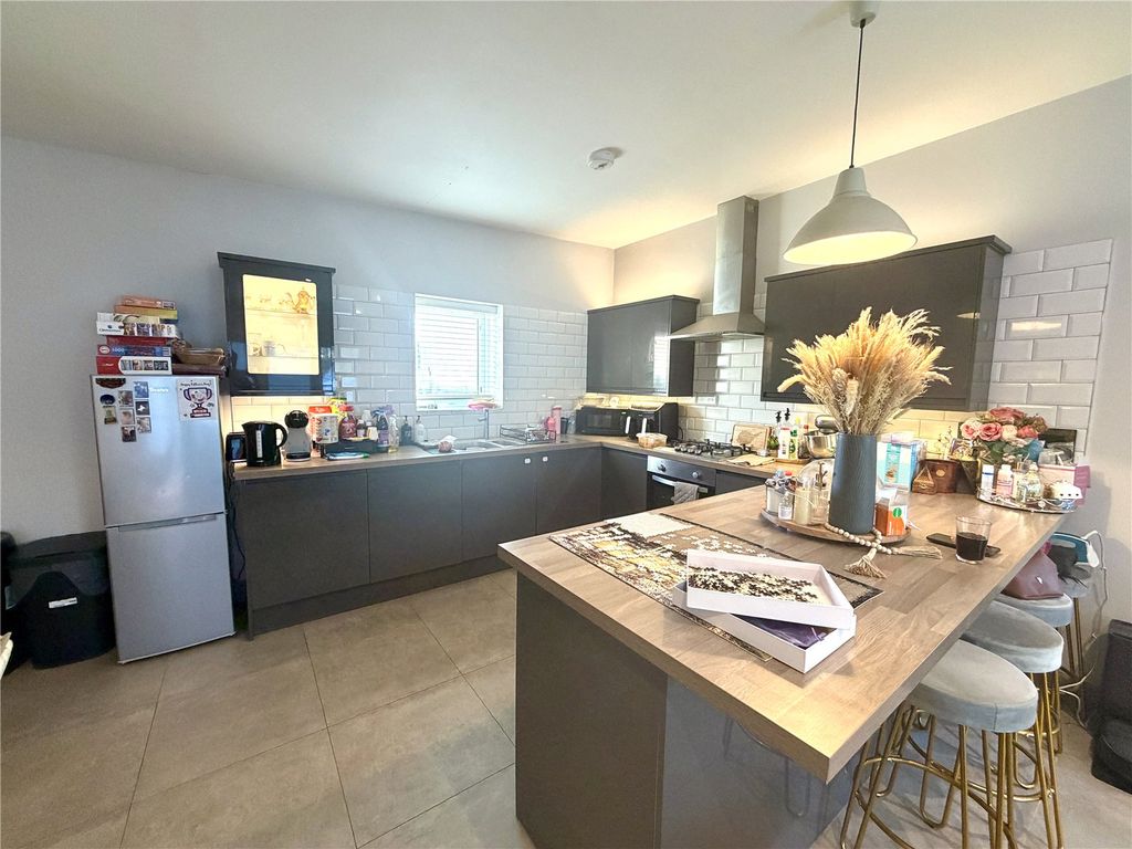 Property photo 2 of 10 Picture No. 05