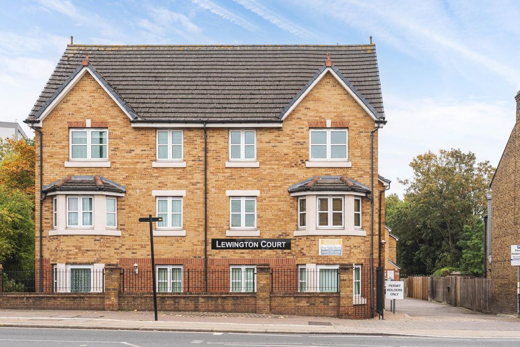 Property photo 1 of 17 Front (Exterior)