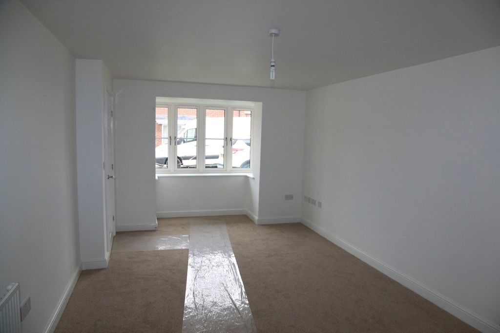 Property photo 3 of 8 Picture No. 11