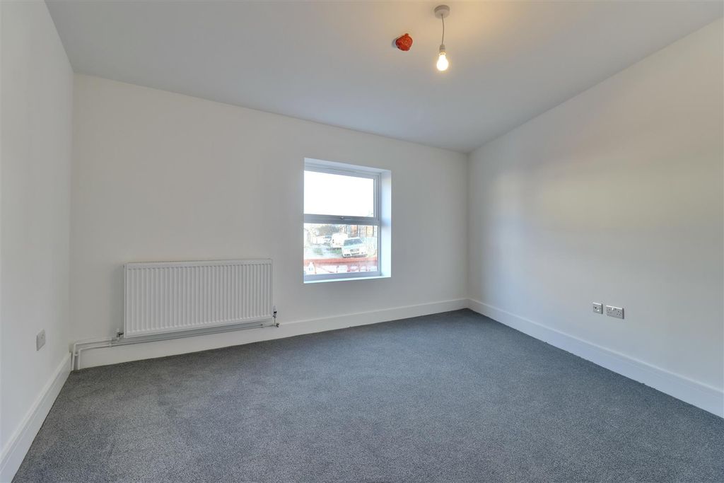 Property photo 2 of 6 41Dae6Af-070D-4984-B878-12Ec1Da6F79A_1_201_A.Jpeg