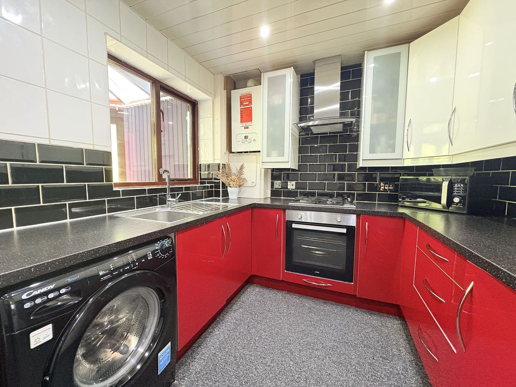 Property photo 3 of 23