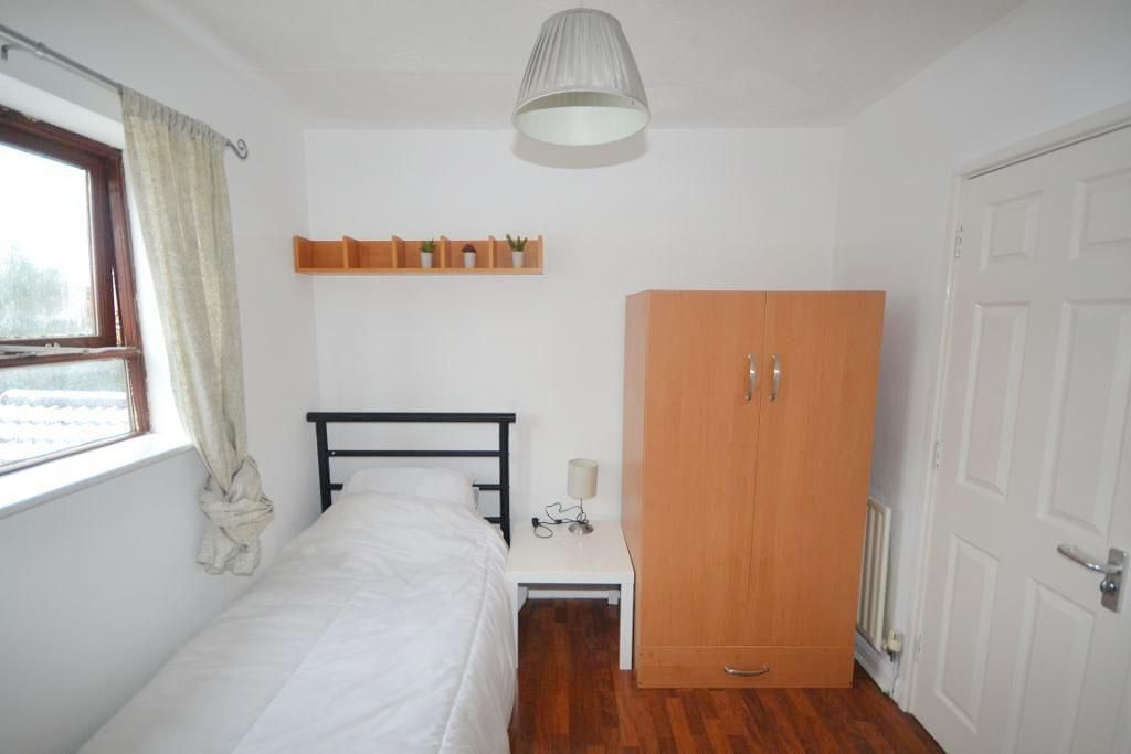 Property photo 2 of 11 Room 3