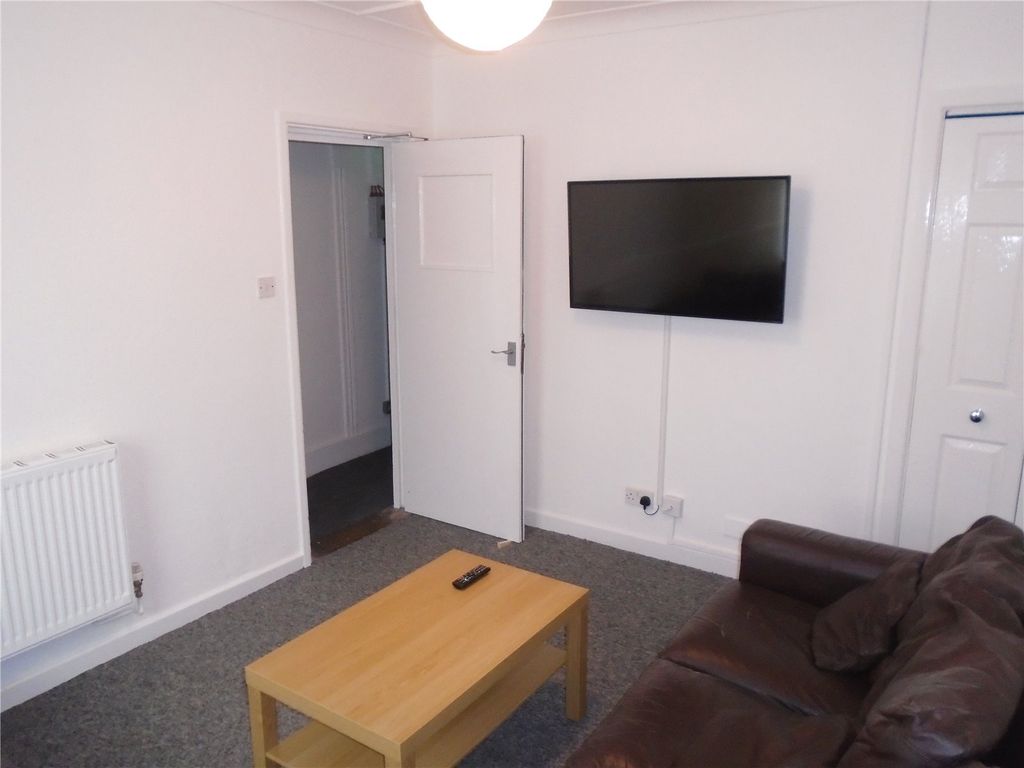 Property photo 2 of 12 Picture No. 14