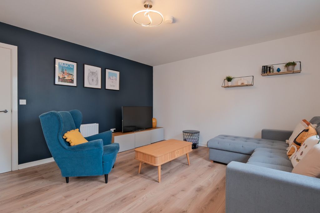 Property photo 3 of 27 4863654