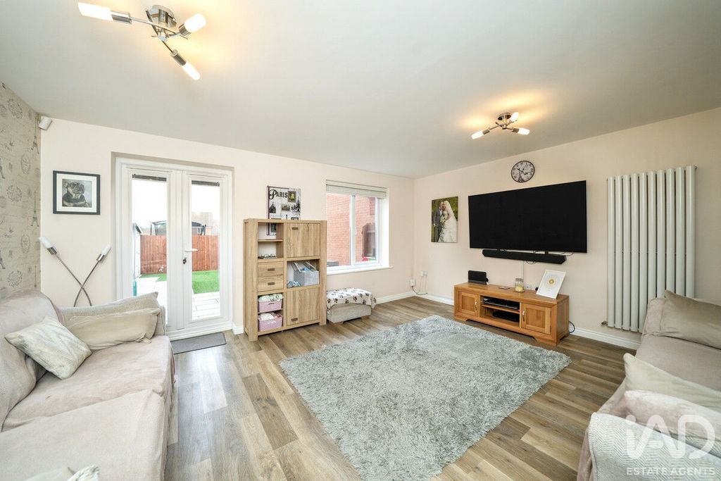 Property photo 3 of 41