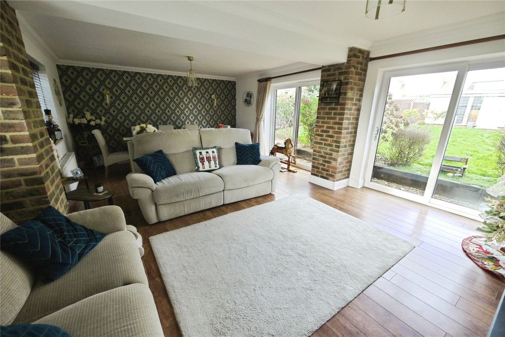 Property photo 2 of 23 Picture No. 32