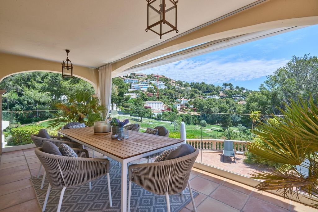 Property photo 2 of 79