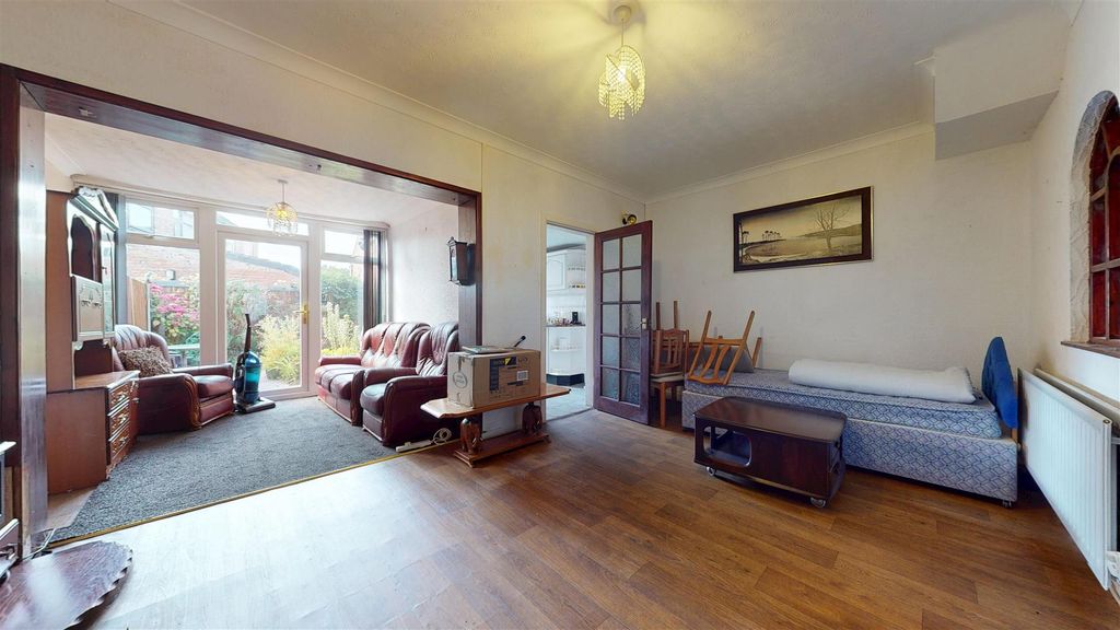 Property photo 2 of 20 Braeside Crescent - Reception Room