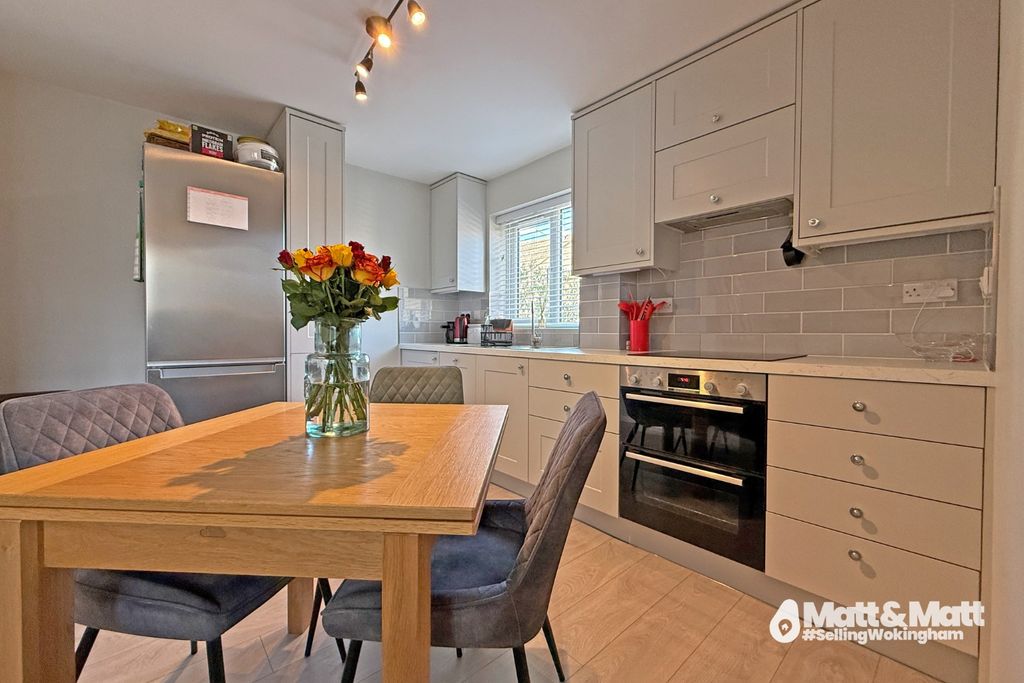 Property photo 3 of 11 4973366