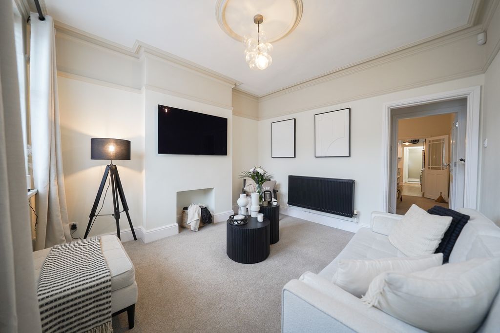 Property photo 3 of 17 Dsc08410