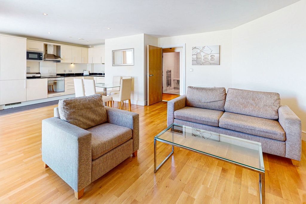 Property photo 2 of 10 Photo 01