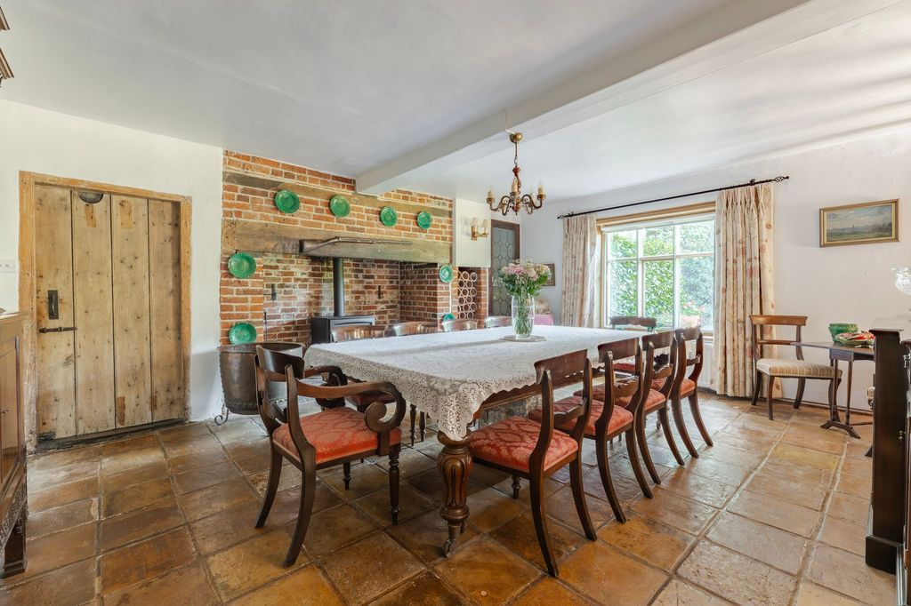 Property photo 3 of 26