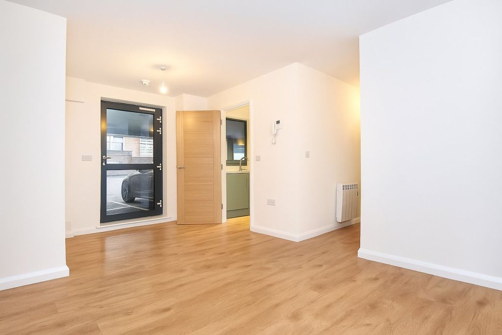 Property photo 2 of 8