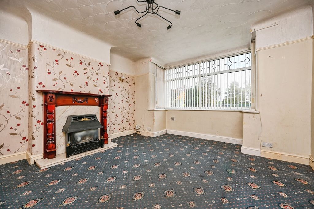 Property photo 2 of 17 Photo