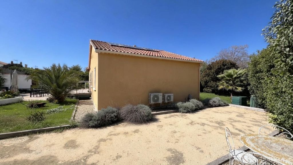 Property photo 2 of 8