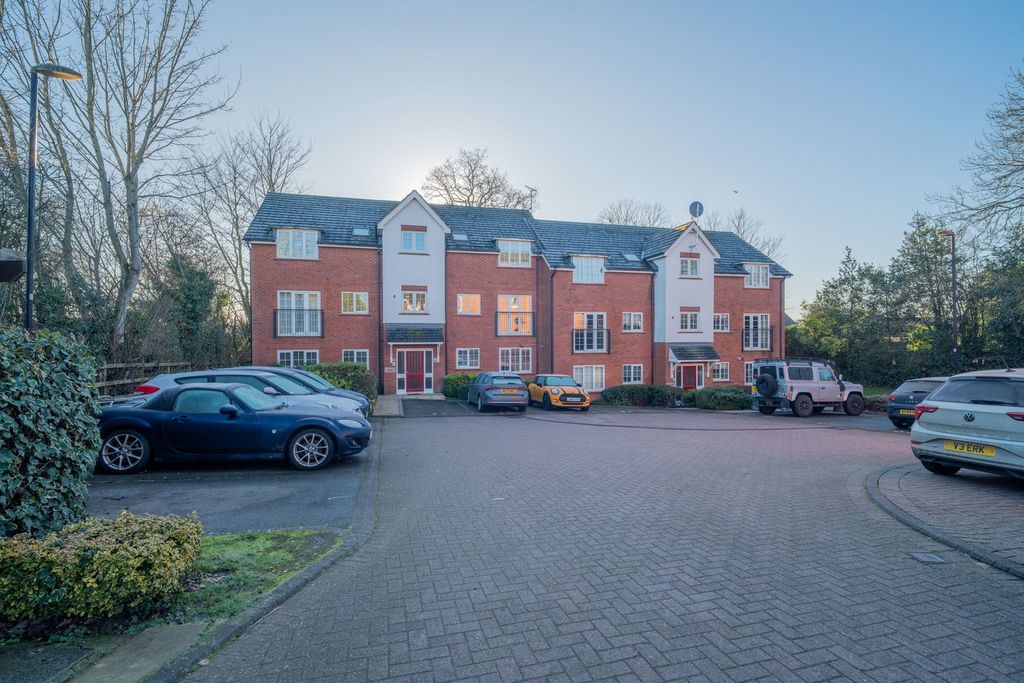 Property photo 1 of 12