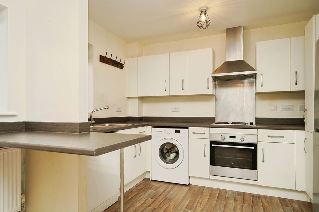 Property photo 2 of 26