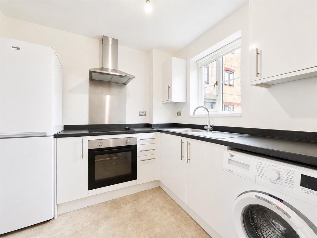 Property photo 1 of 5 Kitchen