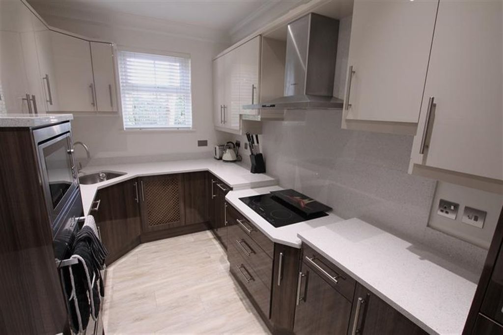 Property photo 3 of 22 Kitchen