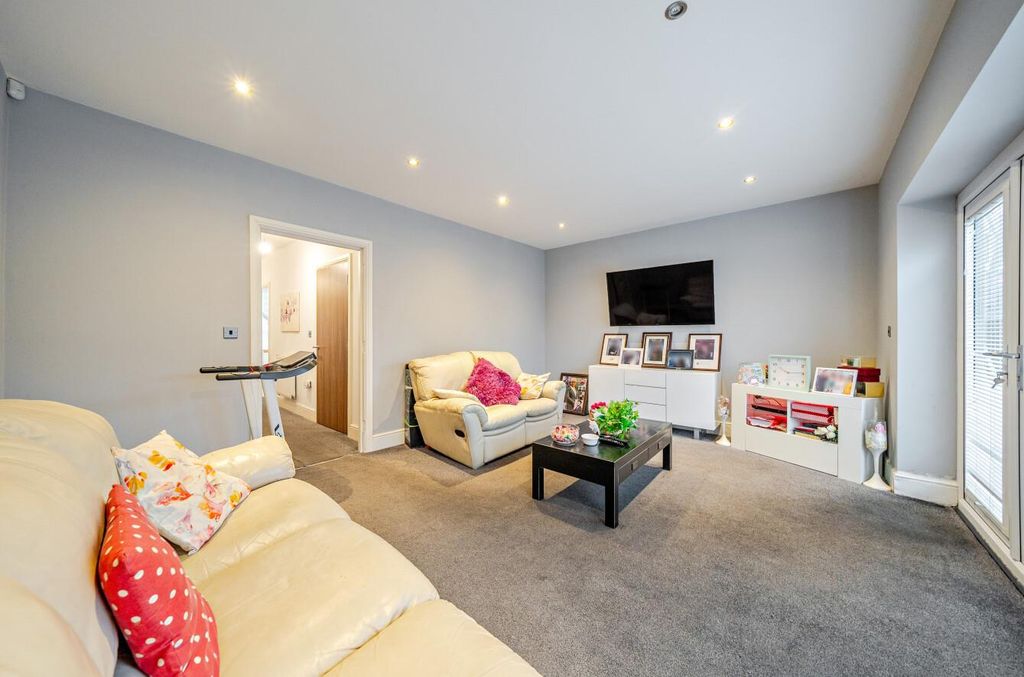 Property photo 3 of 20 1397956-5-6977444Fdf8F5.Jpg