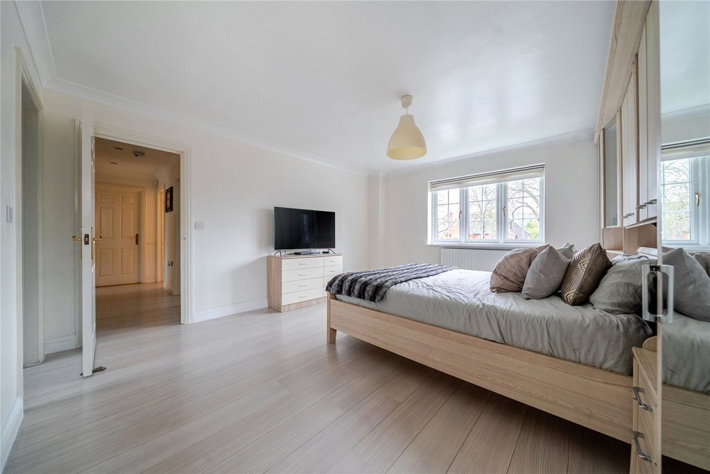 Additional image 57 of 6 bed country house for saleSandringham Drive, Dartford, Kent DA2